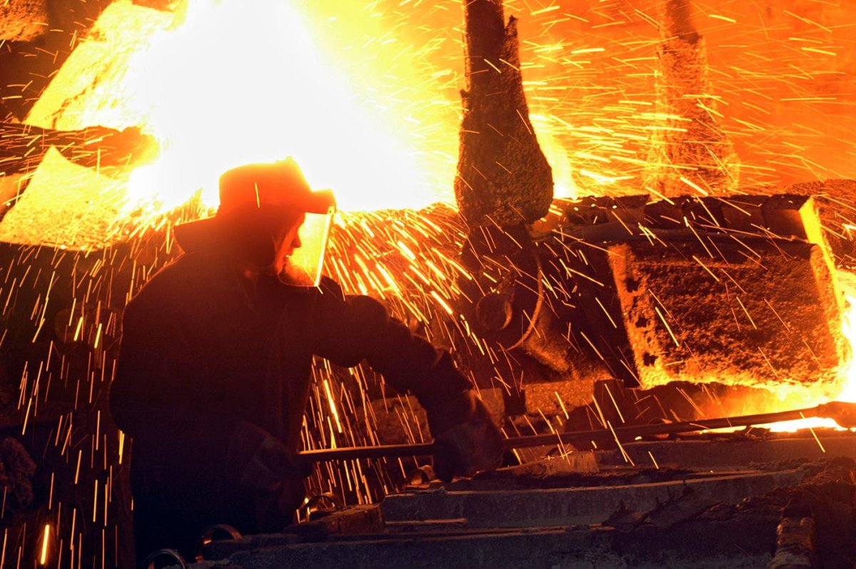 С днем металлурга