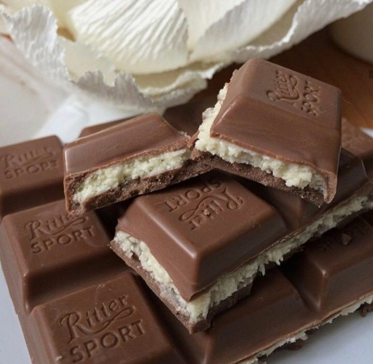 Бежевые фоны для инстаграма