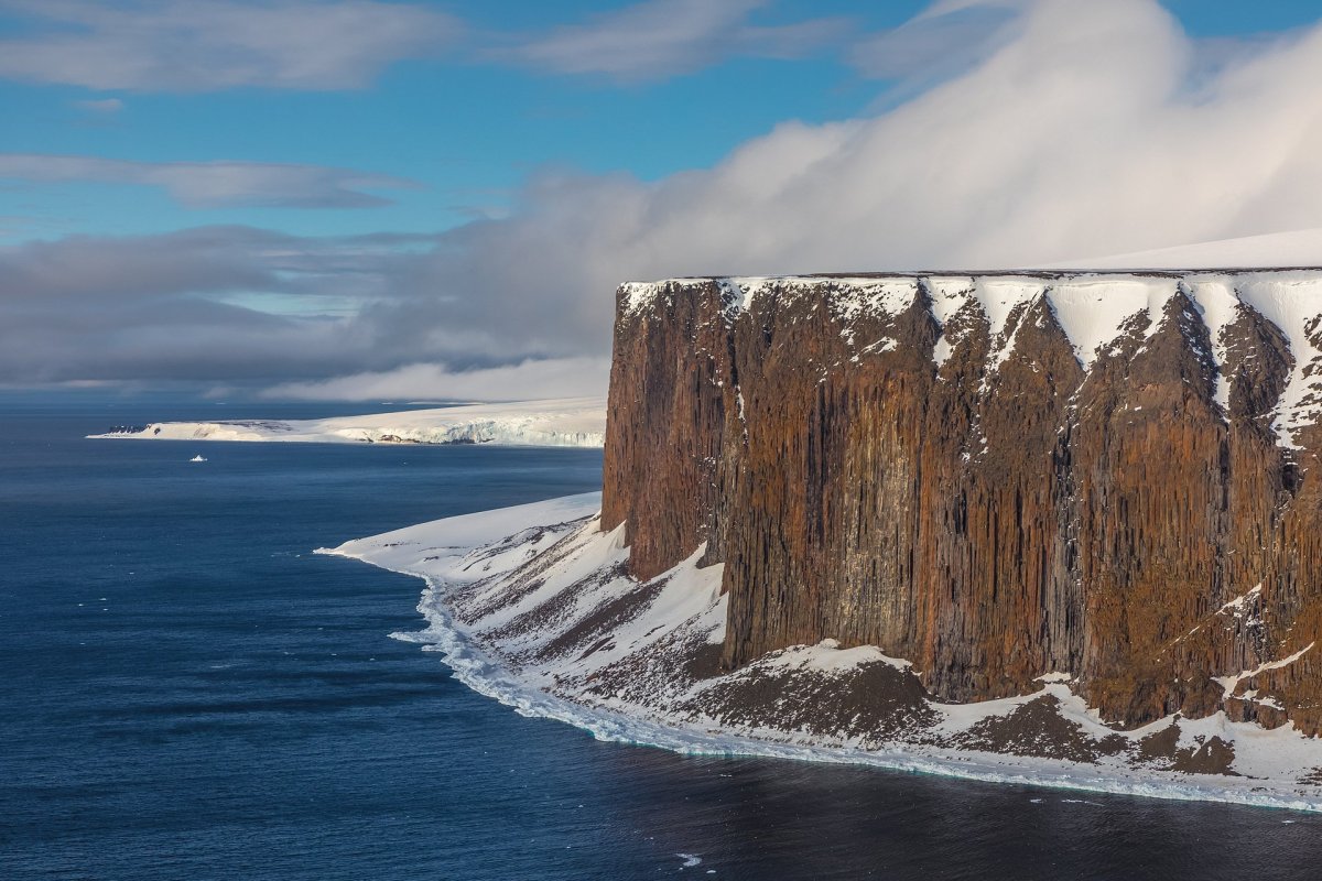 Шпицберген белые медведи