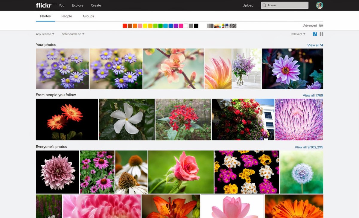 Стильные дети на ярком фоне