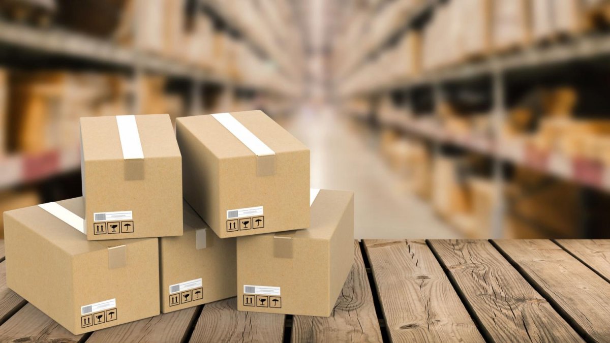 Коробки на складе