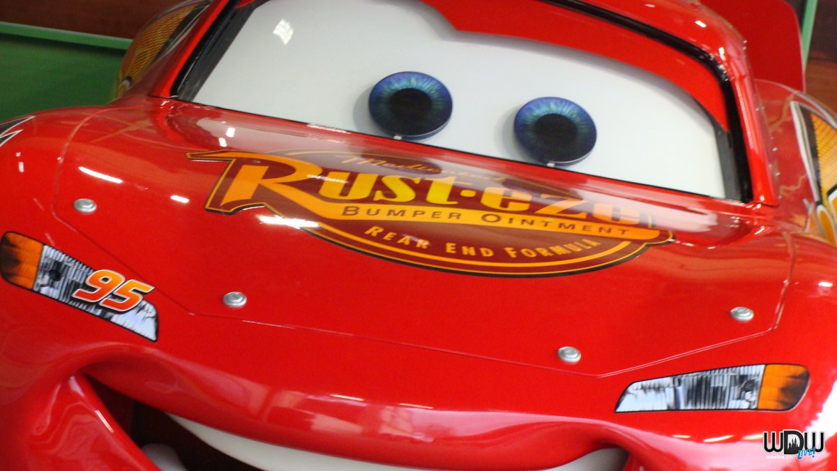 Молния Маккуин тренер