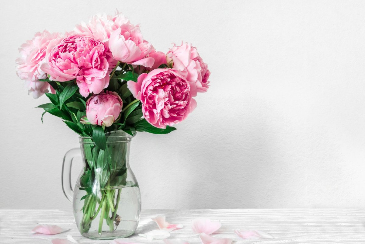 Букет с пионами