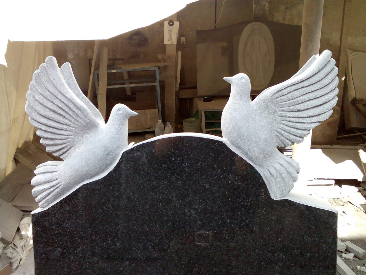 Изображения на надгробных памятниках