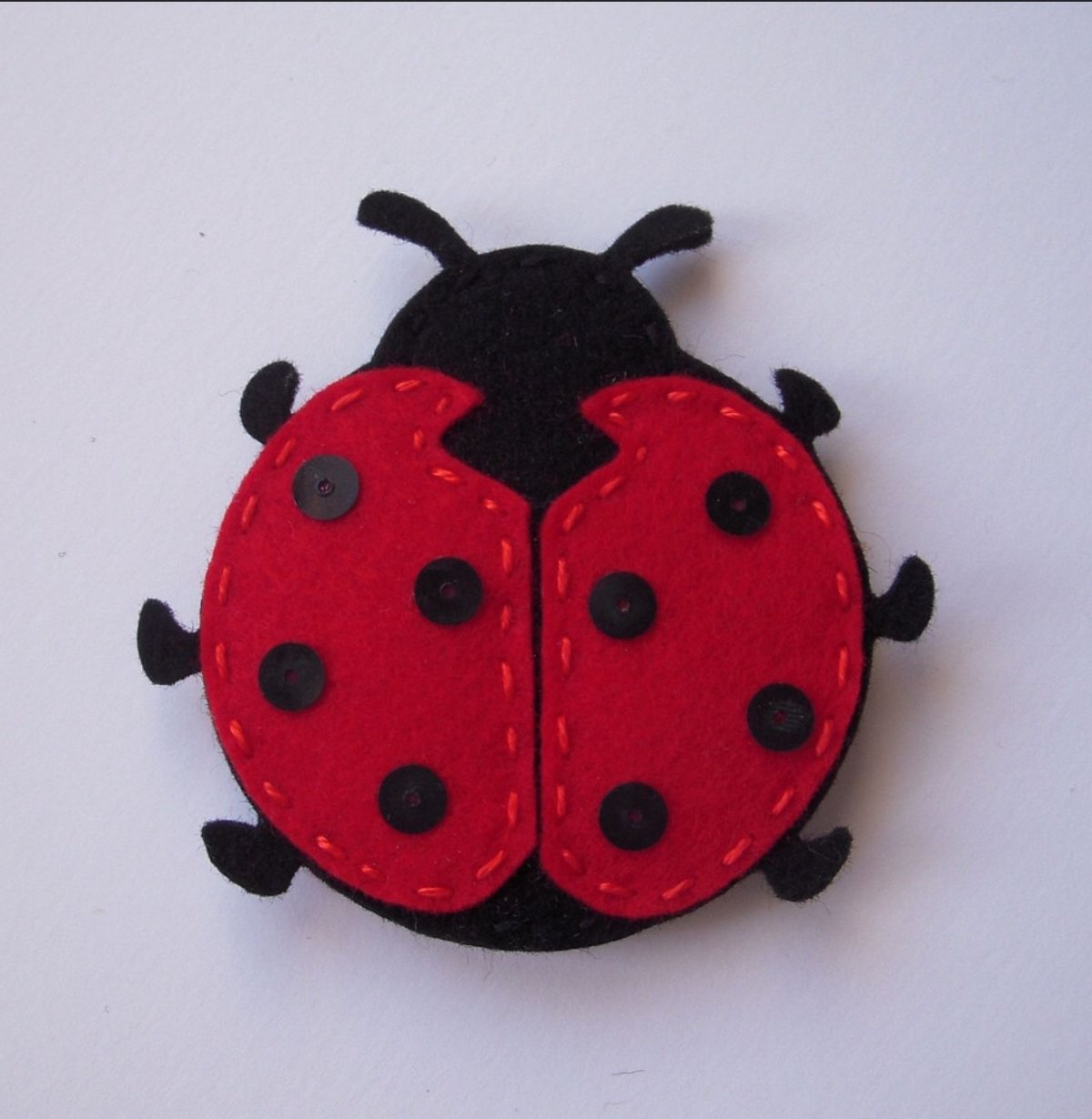 Божья коровка из фетра
