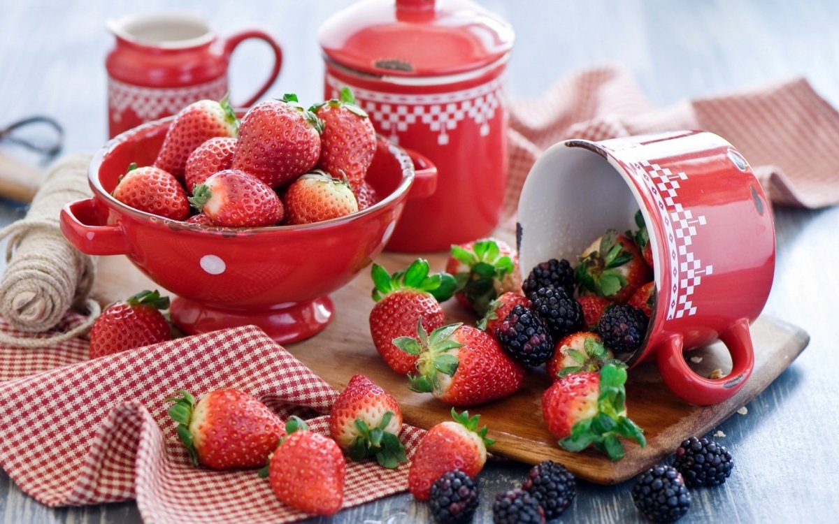 Чай с клубникой