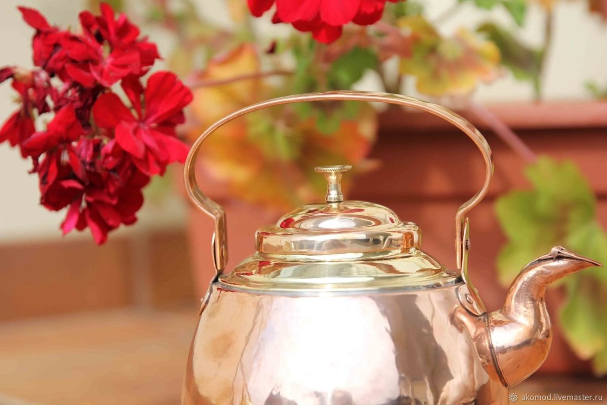 Красивый чайник
