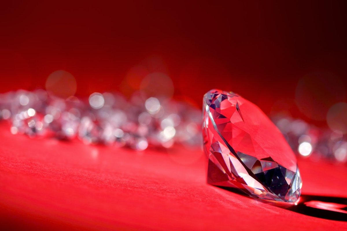 Красный бриллиант красный Алмаз