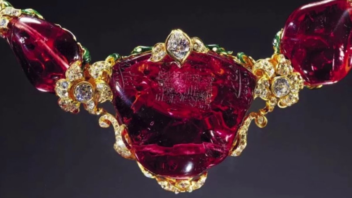 Яхонт Рубин