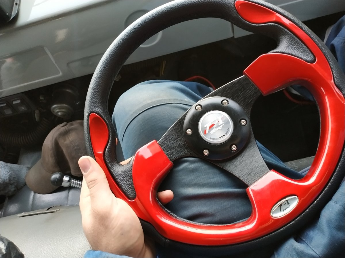 Спорт руль на ВАЗ 2115