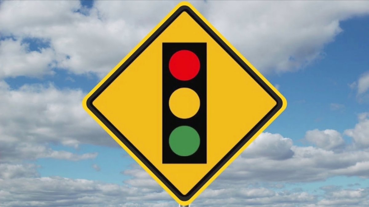 Знаки дорожного движения светофор