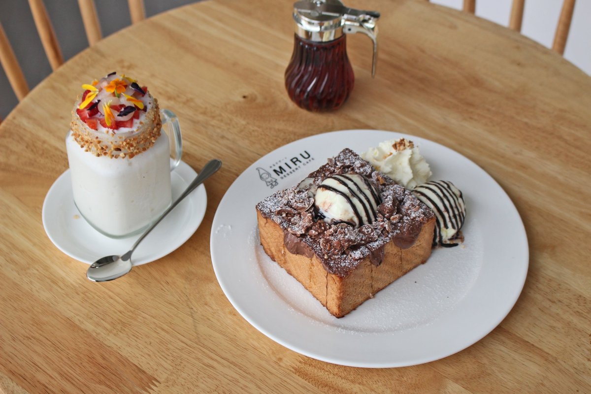 Десерты в кафе