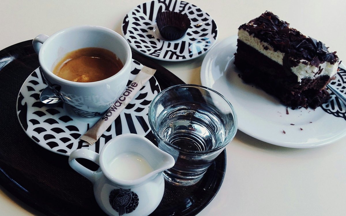 Кофе и пирожное