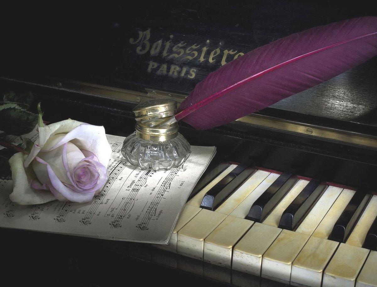 Роза на пианино