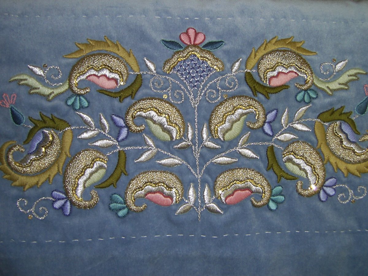 Вышивки Халиде Кипчакова