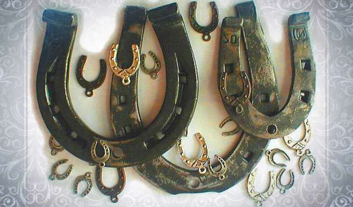 Талисман подвешенная подкова