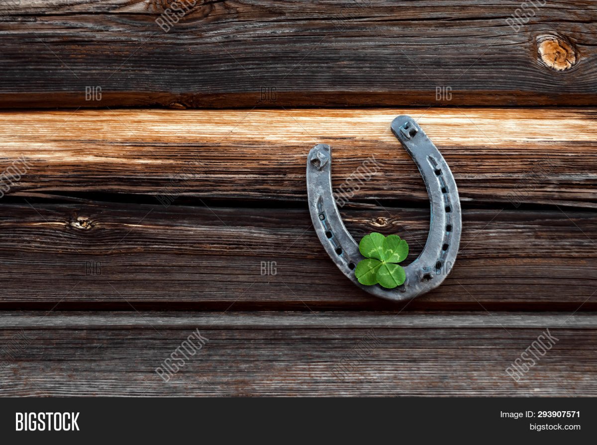 Четырехлистный Клевер с подковой