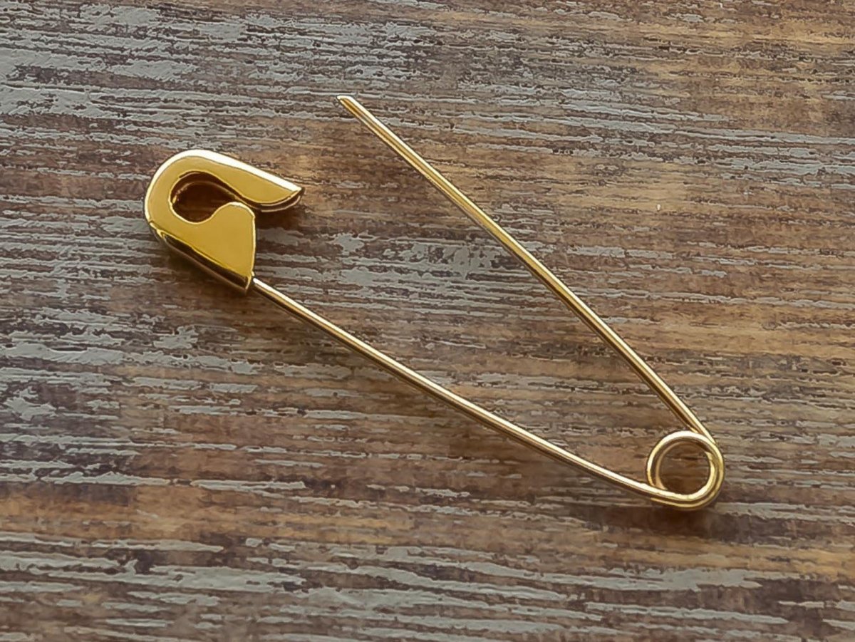 Магическая булавка