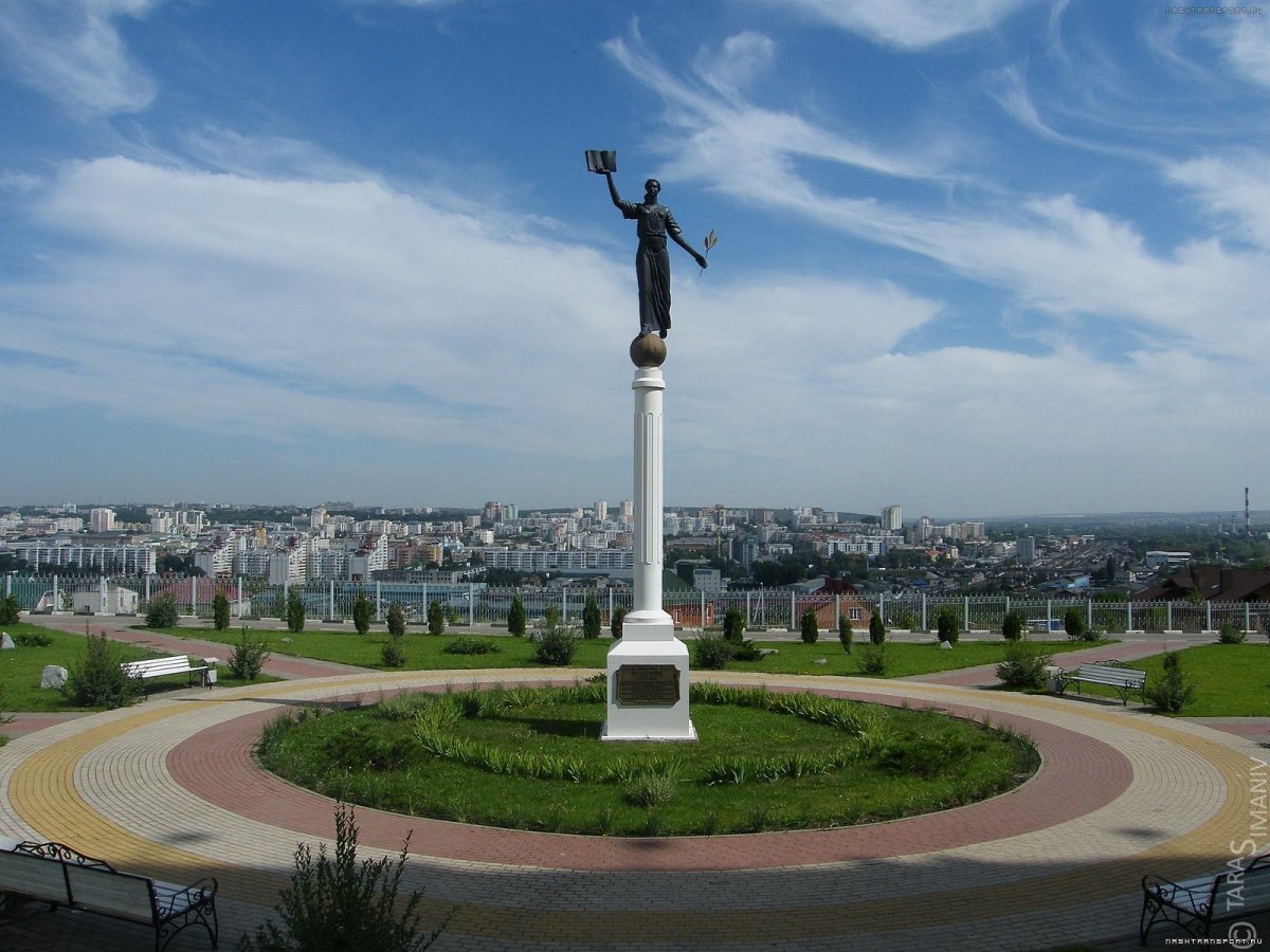 Памятник князю Владимиру в Белгороде