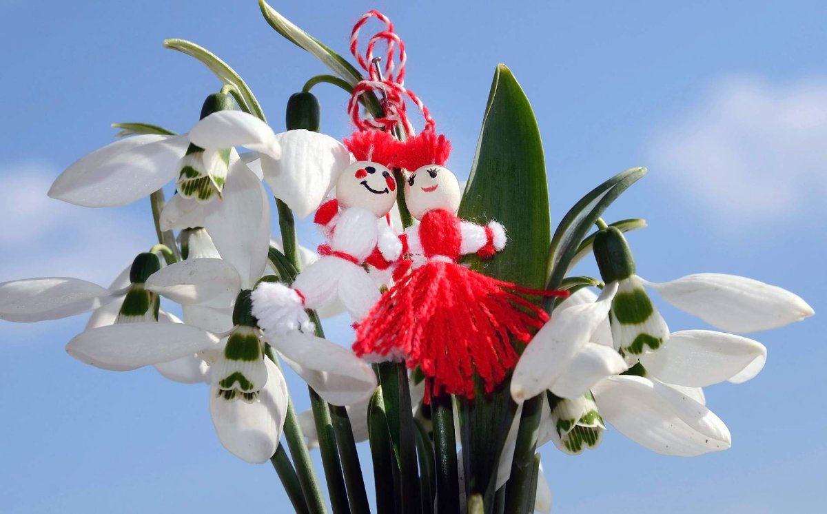 Аксессуары болгарского танца мартеница