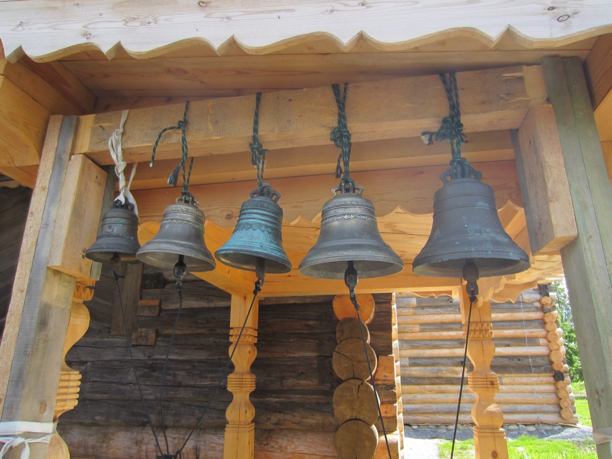 Грудь колокол