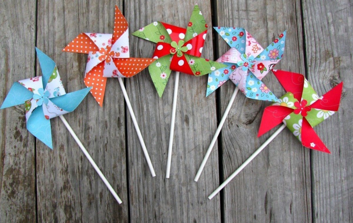 Игрушка вертушка на палочке