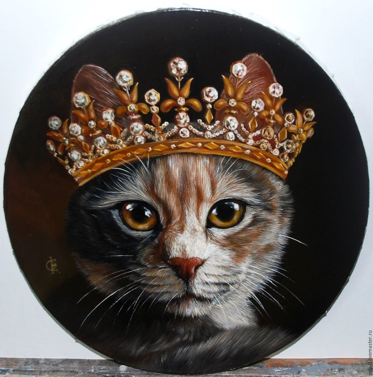 Кот в короне