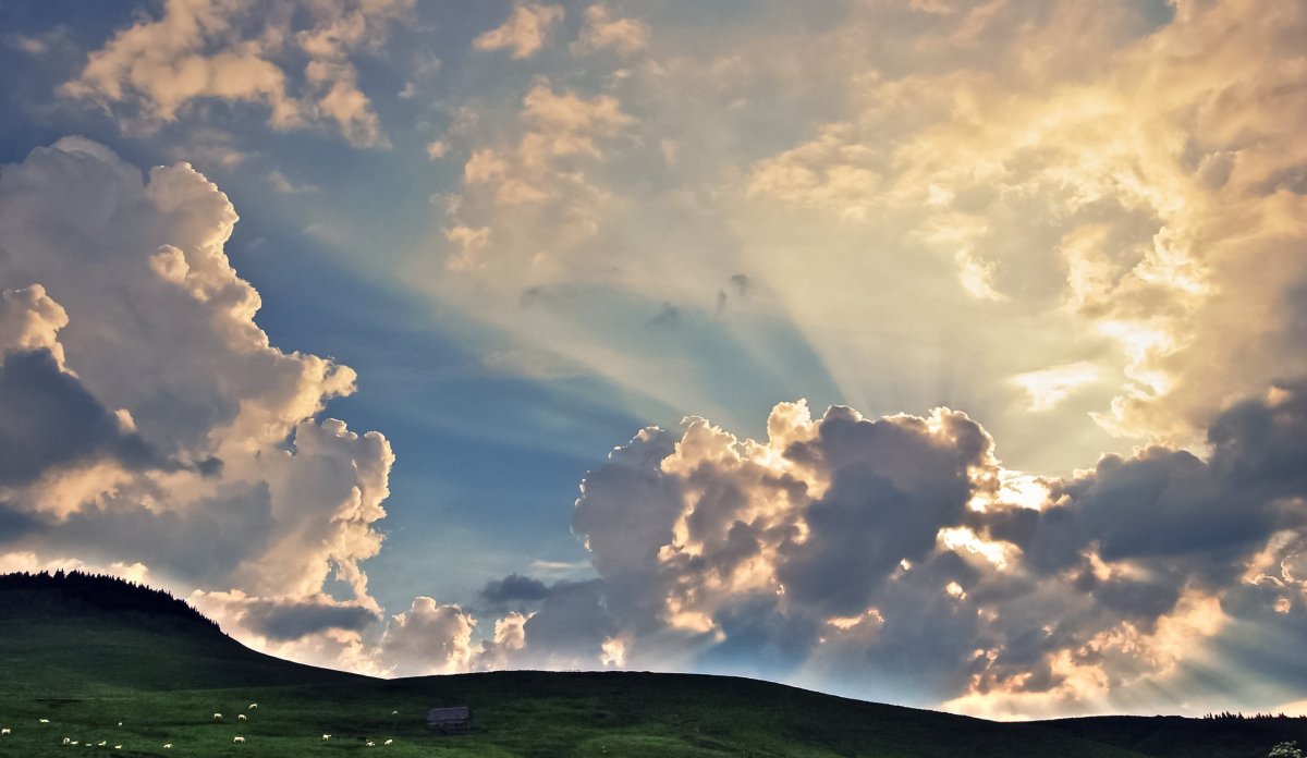 Голубое небо с облаками