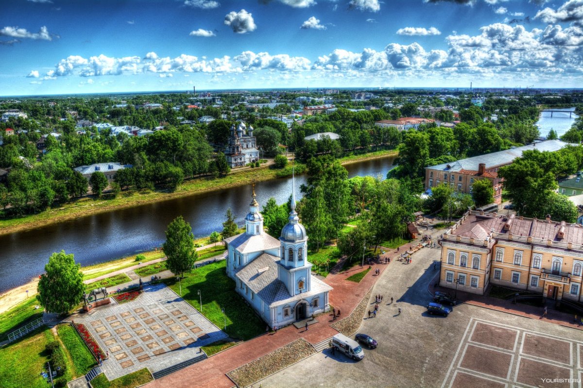 Фонтан у ДКМ Череповец