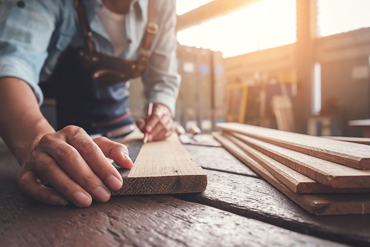 Столярные и плотничные работы фон