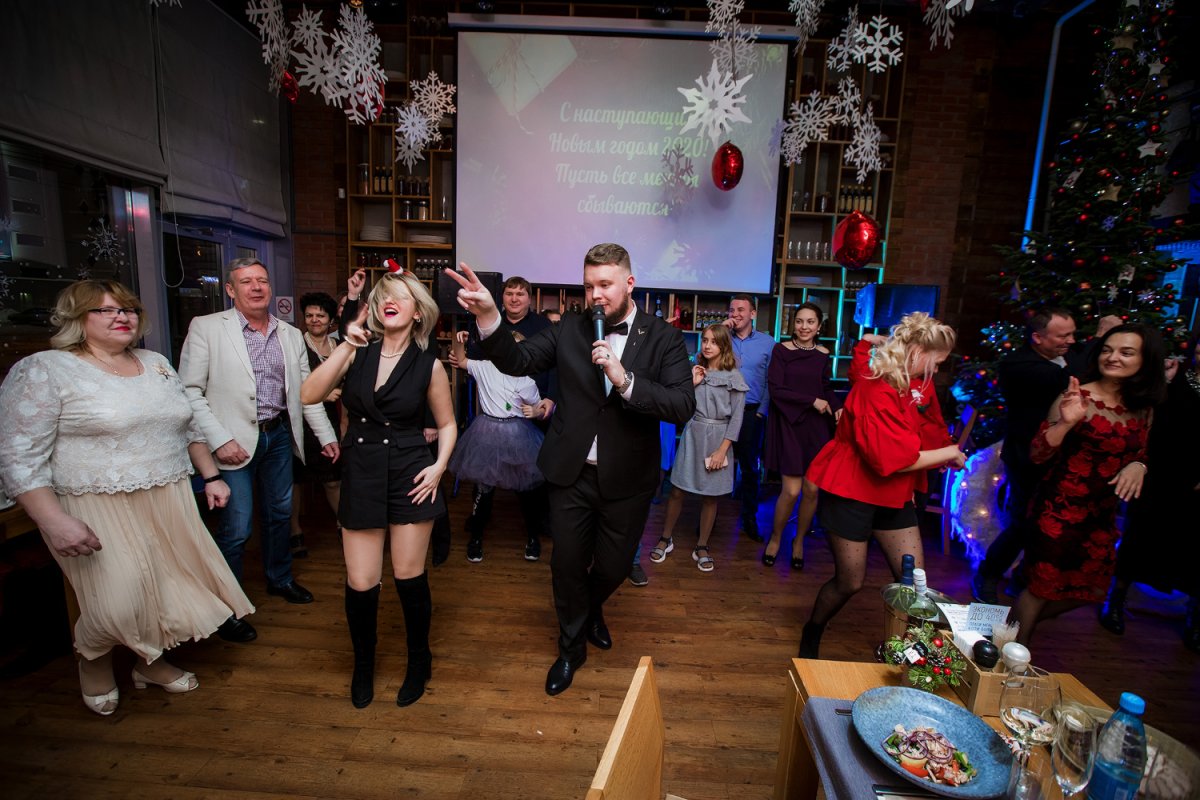 Девушки на корпоративе