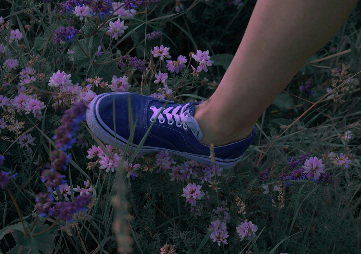 Фиолетовые кроссовки Эстетика