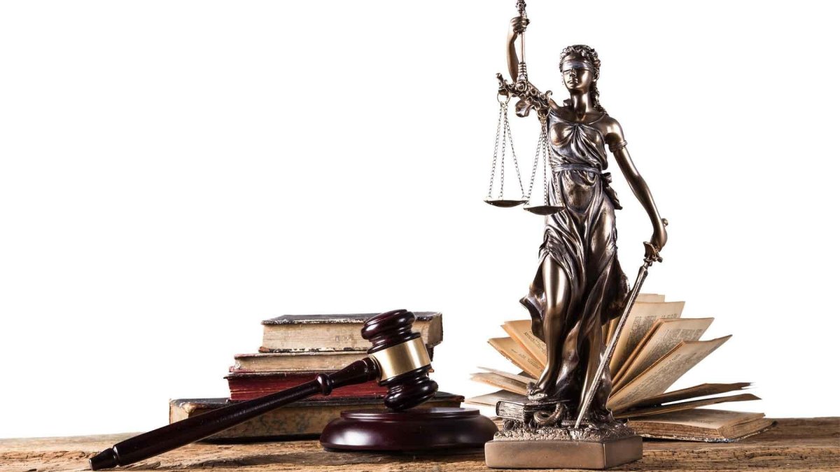 Статуя Богини правосудия Фемиды