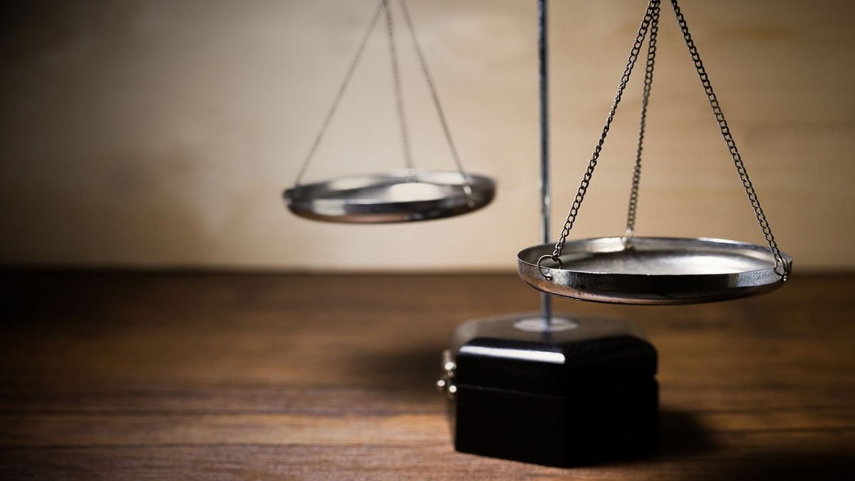 Весы с чашами