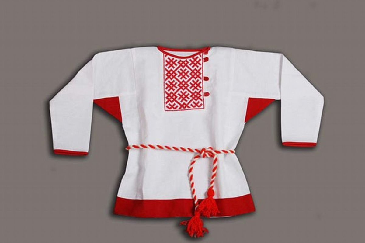 Ребенок в рубашке