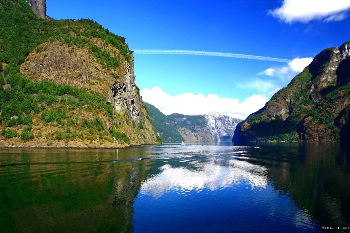 Норвегия озеро МЬЕСА