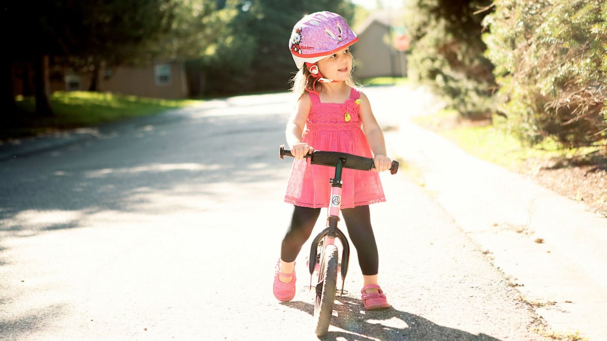 Детка на велосипеде