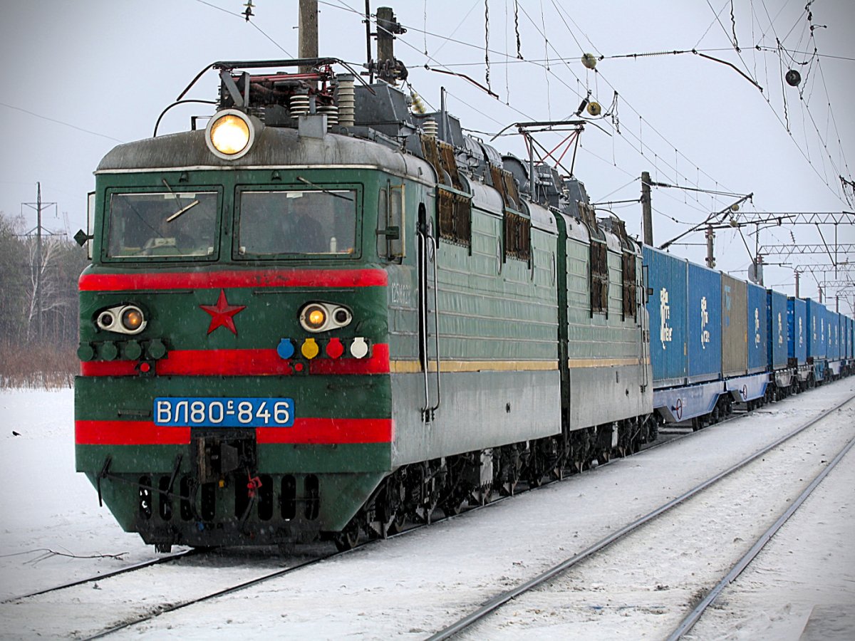 Вл-80 электровоз в пути