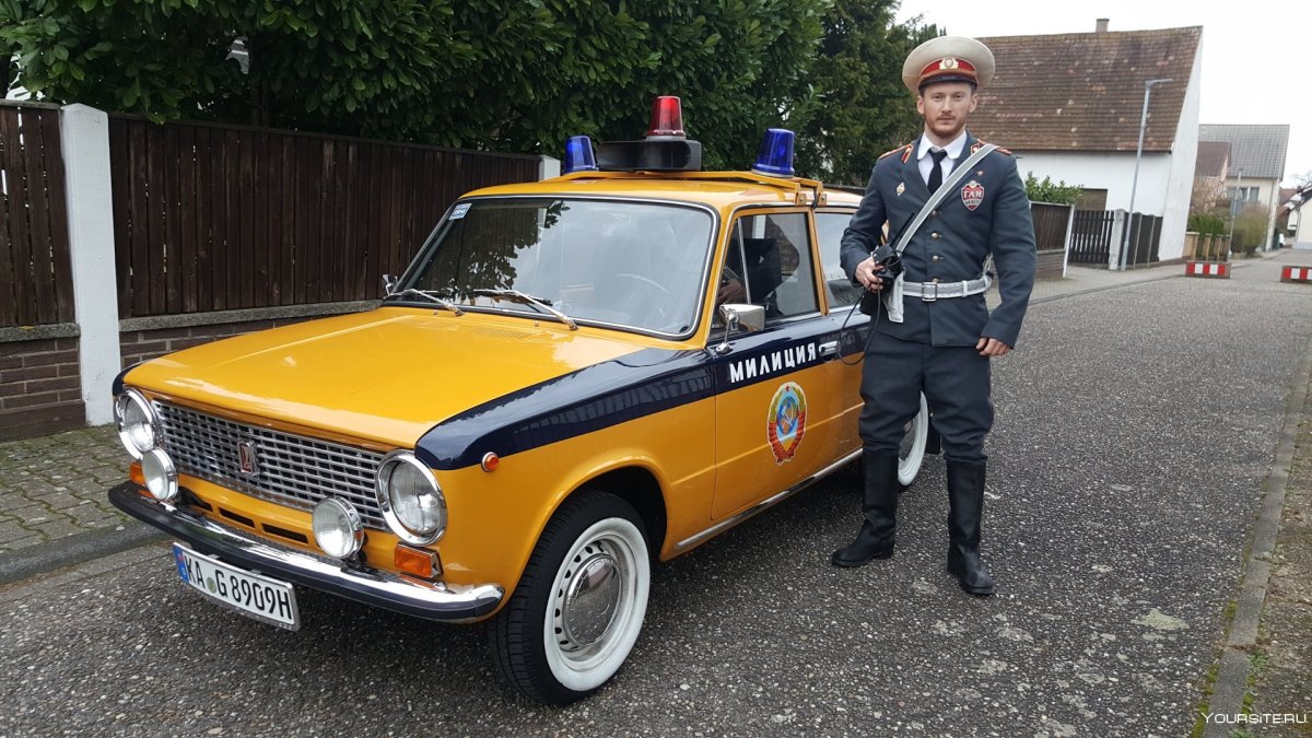 Плакаты СССР милиция