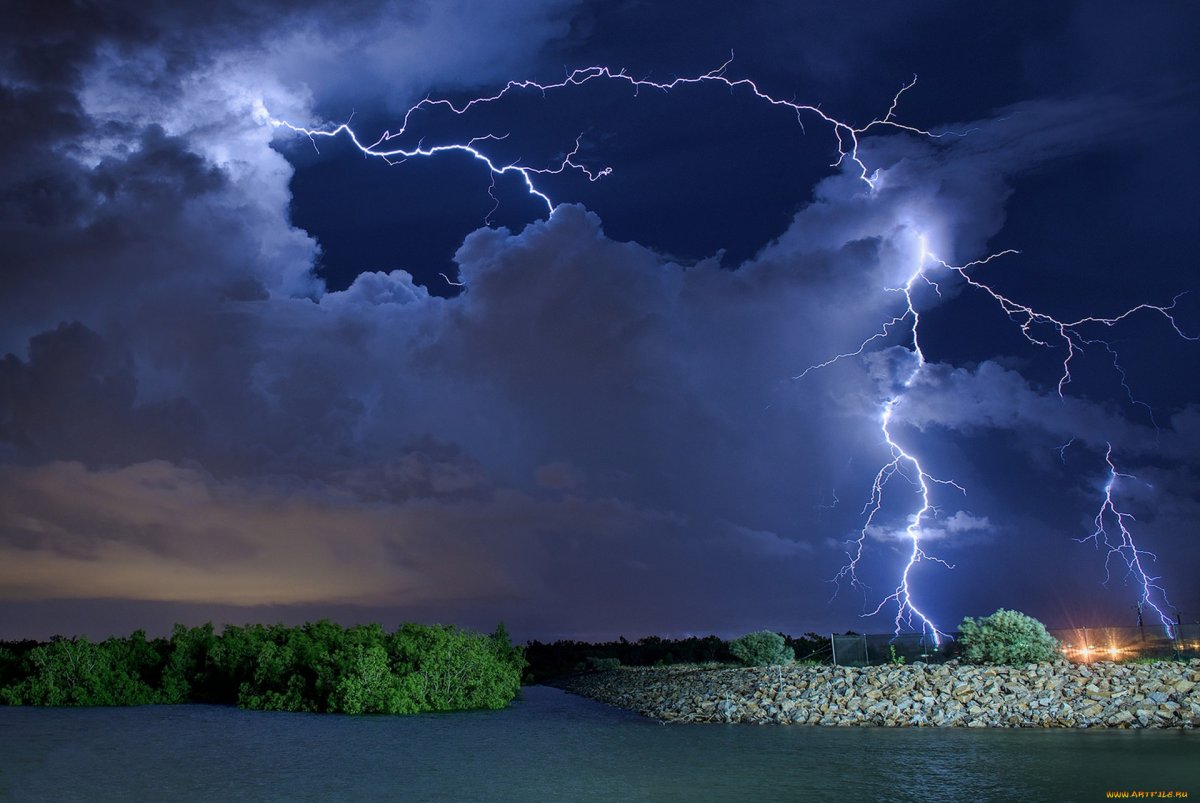 Красивая молния