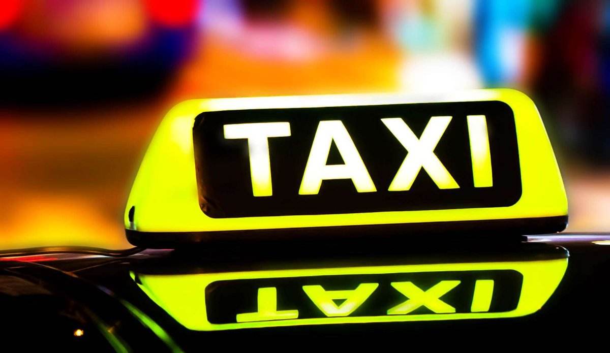 Taxi знак на крышу