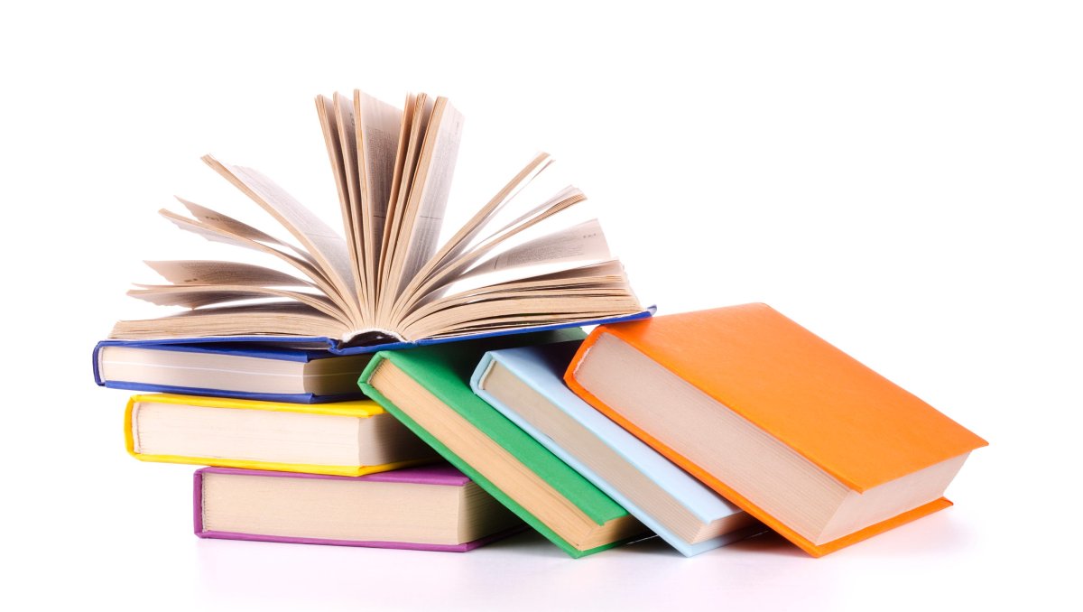 Красивая книжка на белом фоне