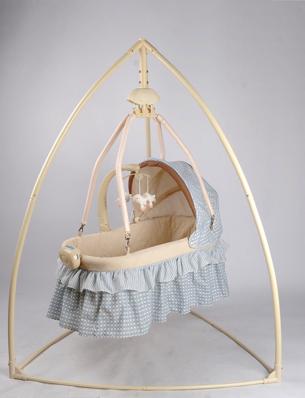 Малыш в кроватке рисунок