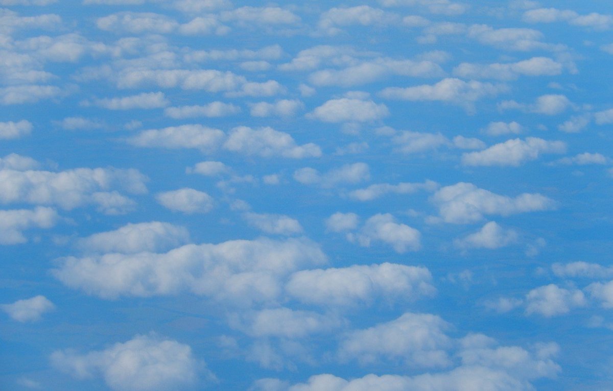 Голубое небо и солнце