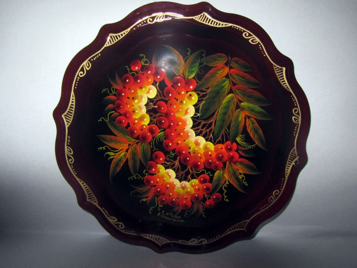 Тагильский поднос рябина