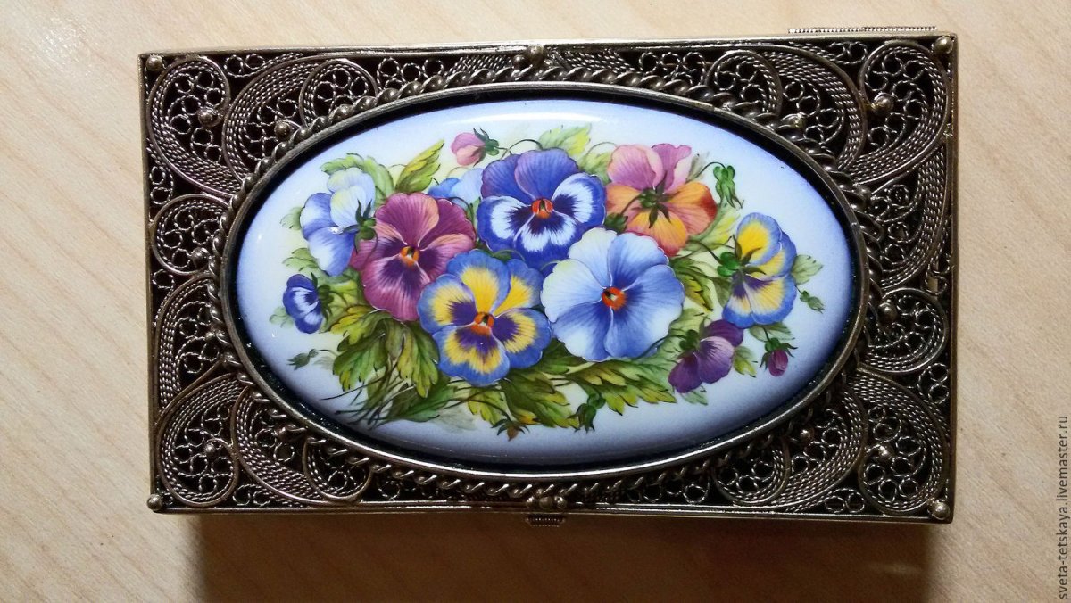 Ростовская финифть Анютины глазки