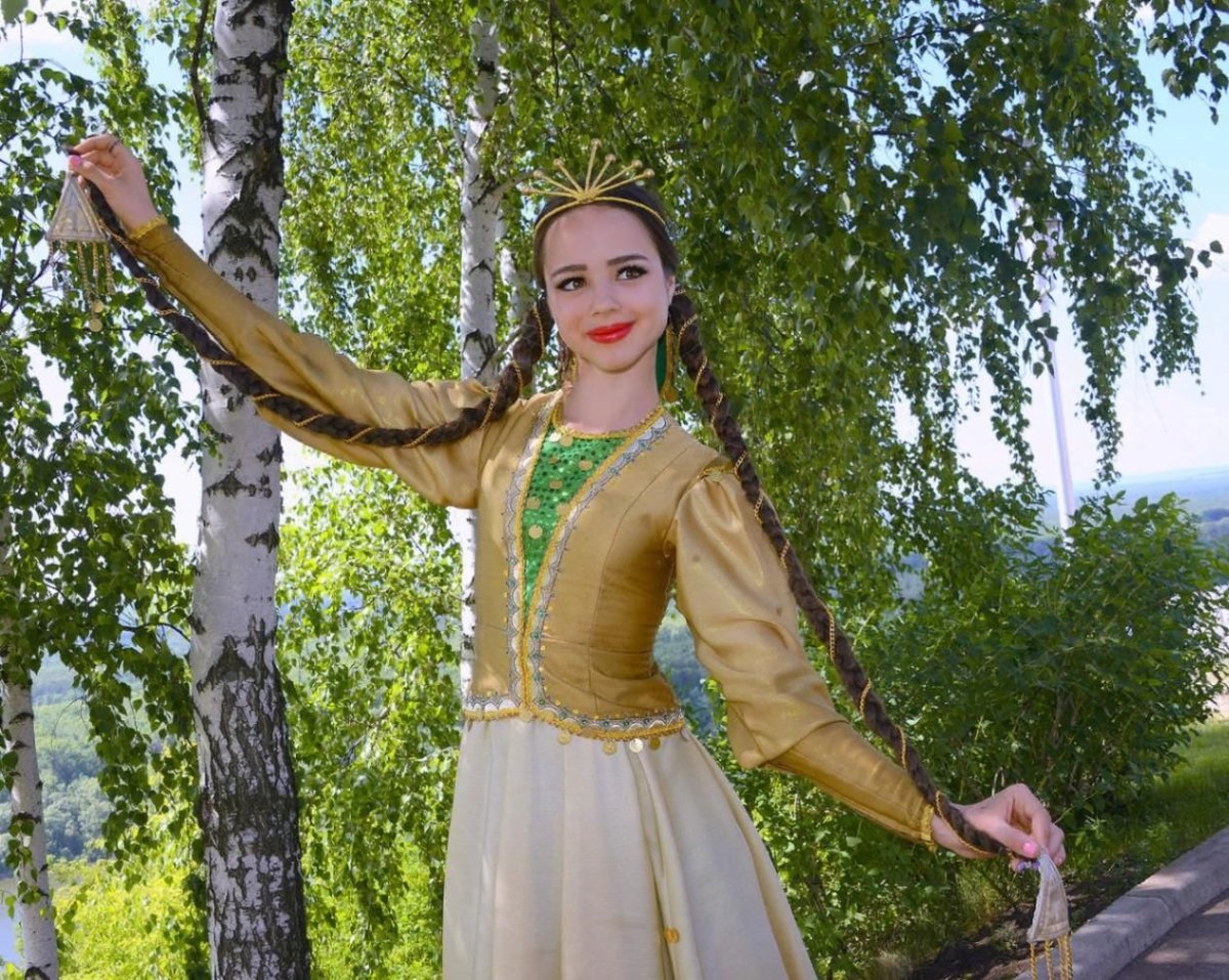 Башкирка татарки в национальном костюме