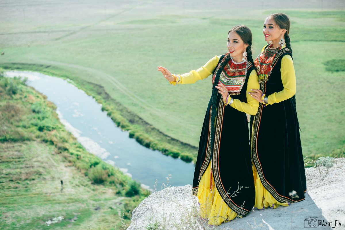 Таджикская Национальная одежда Нодира Мазитова