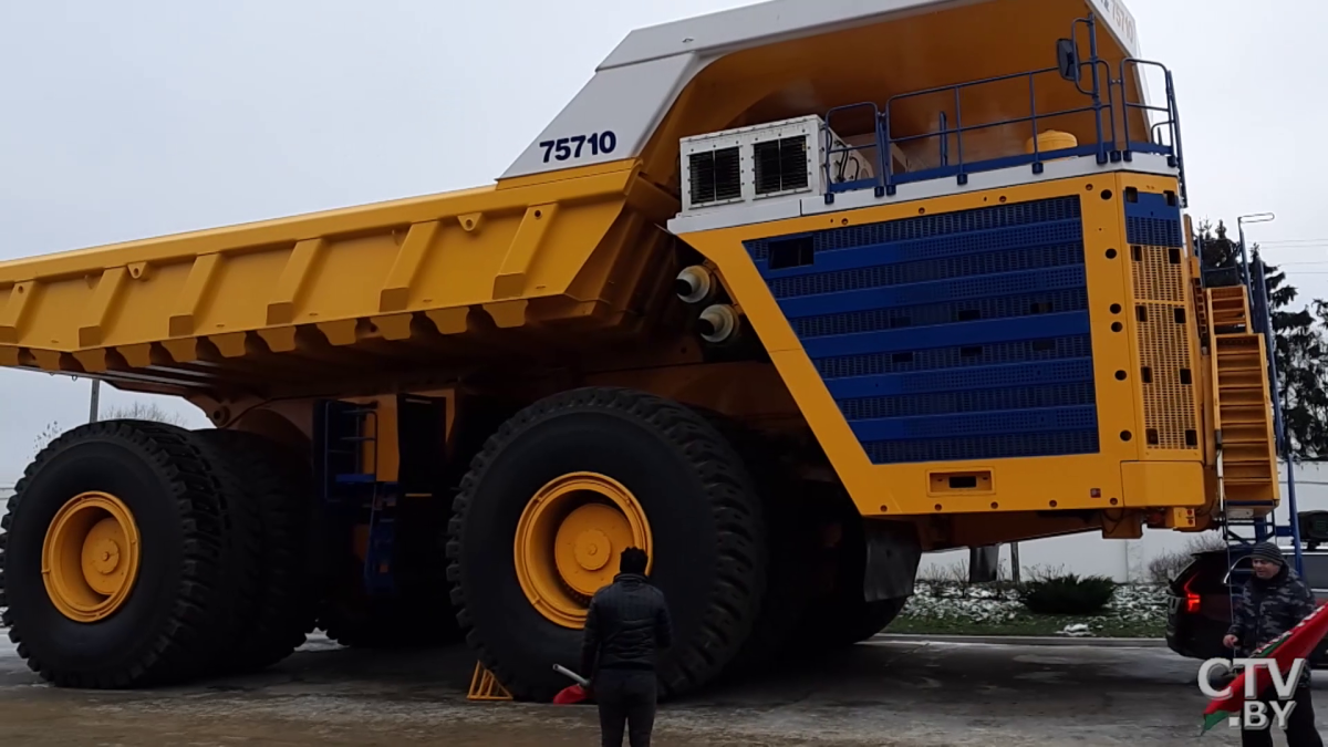 БЕЛАЗ карьерный самосвал