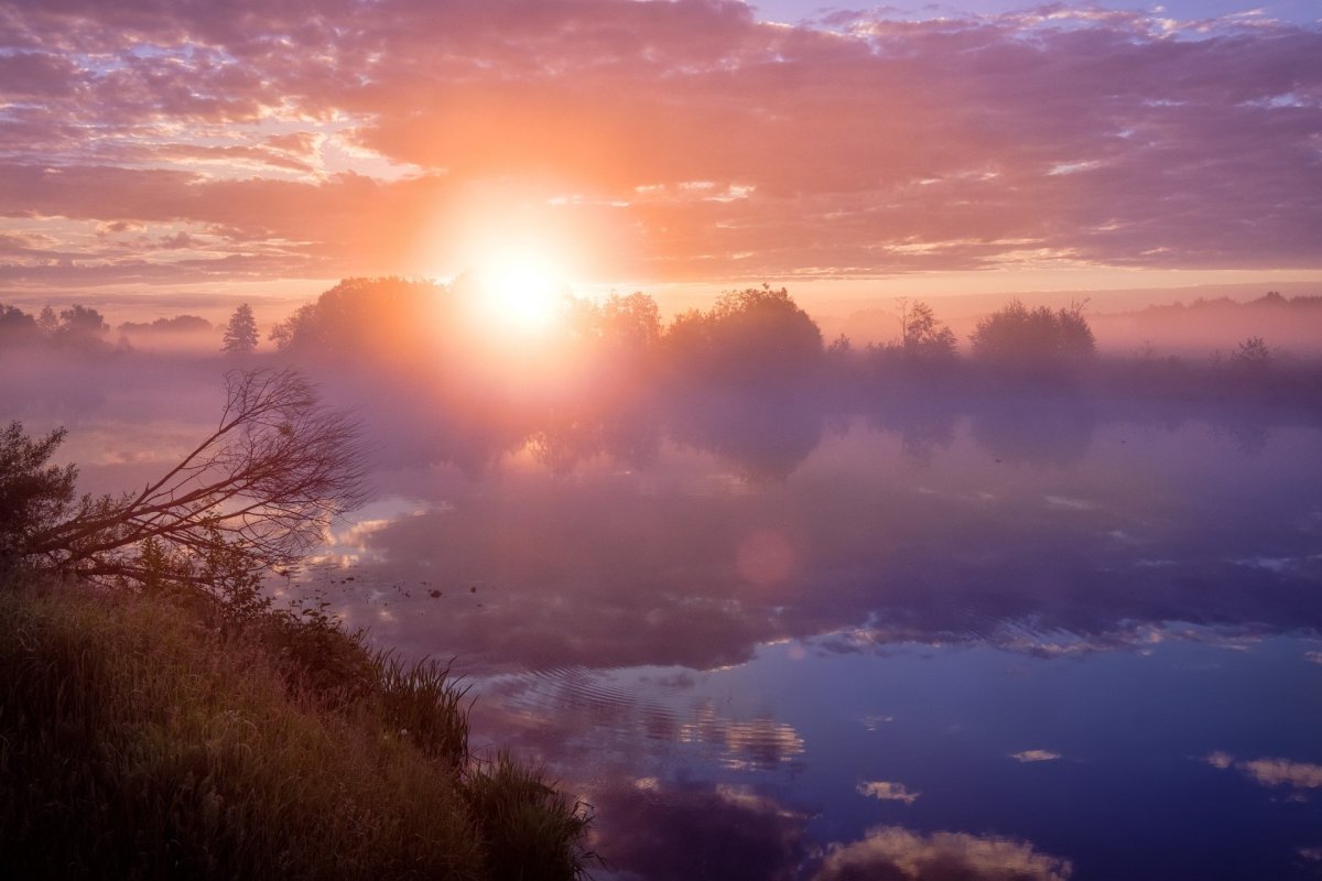 Рассвет на реке